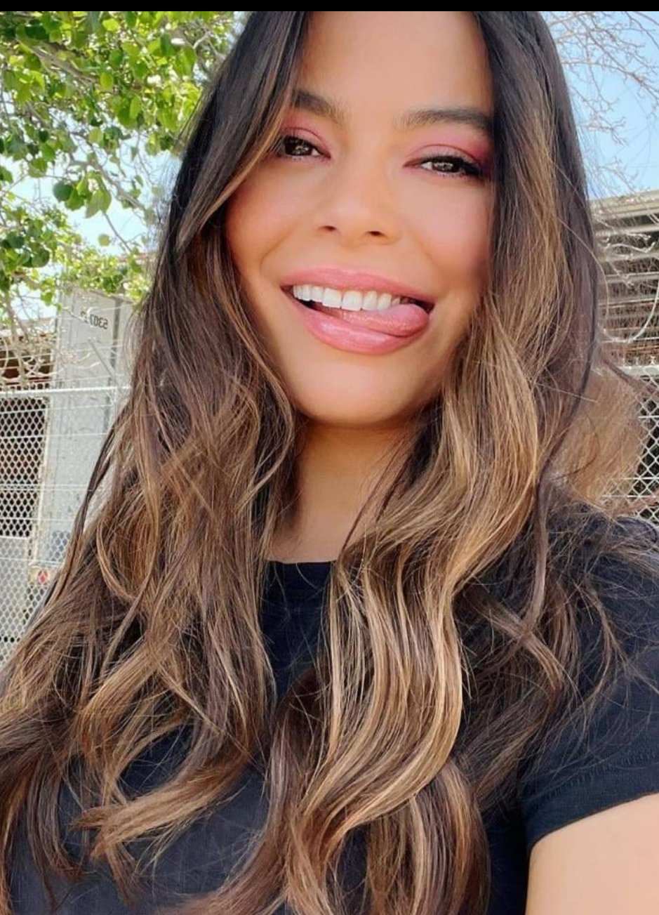 Miranda cosgrove pack #VLU9ZAqe