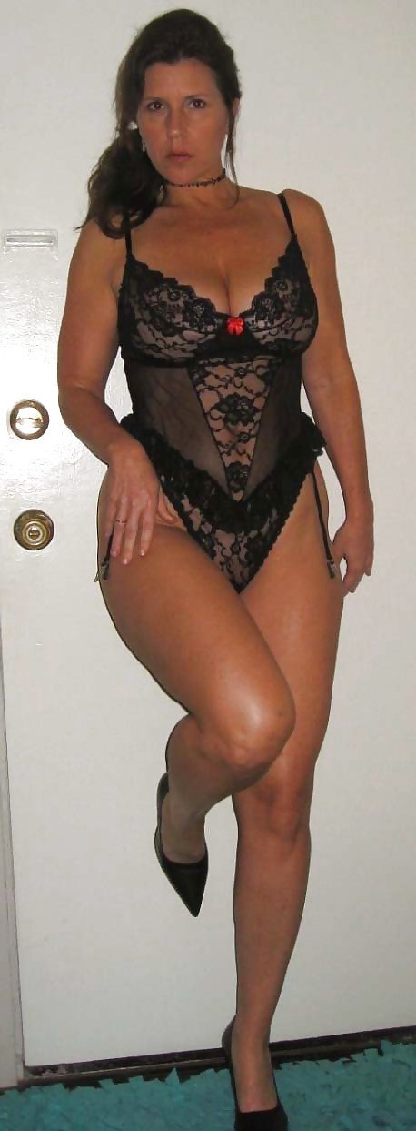 Baddie Brunette MILF #ip6QJdnv